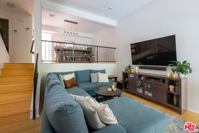 12831 Moorpark Street, 14 photo 4
