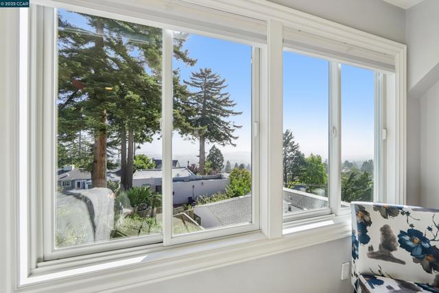 680 Grizzly Peak Blvd, Berkeley CA: https://media.crmls.org/mediaz/cba015bc-96b6-415d-90e1-b6263c48392f.jpg