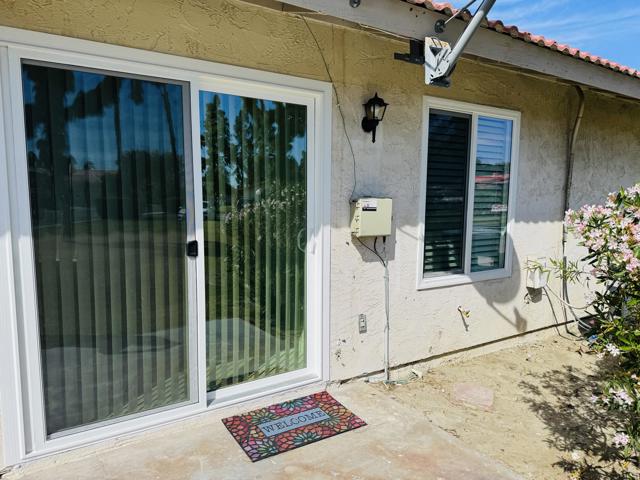 82815 Davis Drive, Indio CA: https://media.crmls.org/mediaz/cba0ae58-3e63-4908-86b5-e4a87cf97070.jpg