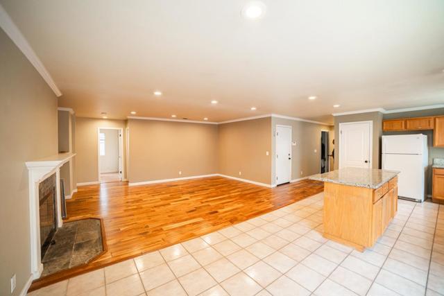 2351 Driftwood Court, Hollister CA: https://media.crmls.org/mediaz/cba14fff-bfce-4e15-9765-504137869701.jpg