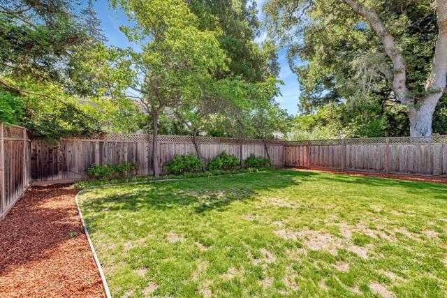 916 Peggy Lane, Menlo Park CA: https://media.crmls.org/mediaz/cba1a052-2430-487f-a843-4068832545d9.jpg