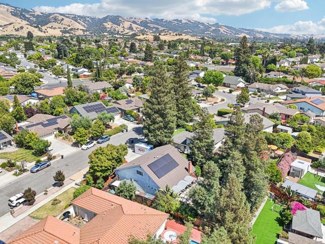 4179 Watkins Way, San Jose CA: https://media.crmls.org/mediaz/cba1e754-101d-47fc-9f55-ef28f30bcfe5.jpg