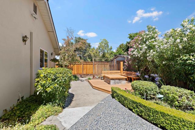 861 Riverside Drive, Los Altos CA: https://media.crmls.org/mediaz/cba27f3a-2b63-486a-ad52-2da356648a35.jpg