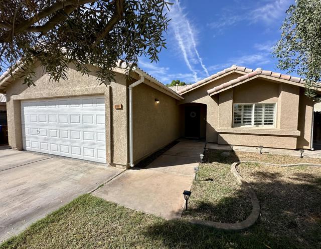 161 Eunice Circle, Blythe CA: https://media.crmls.org/mediaz/cba2b275-448e-4b1e-af52-2df6144b515f.jpg