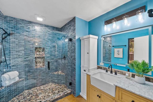 19250 Reavis Way, Salinas CA: https://media.crmls.org/mediaz/cba42ec5-465c-447e-9660-7a8f532a240c.jpg