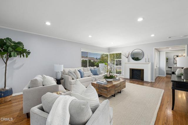 1915 Canyon Close Road, Pasadena CA: https://media.crmls.org/mediaz/cba44651-c5e9-4701-9152-239038651e2c.jpg