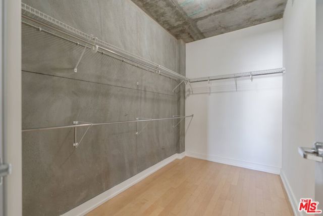 645 W 9th Street, Los Angeles CA: https://media.crmls.org/mediaz/cba4f714-8d5f-4192-a4e7-5cfd99dcc764.jpg
