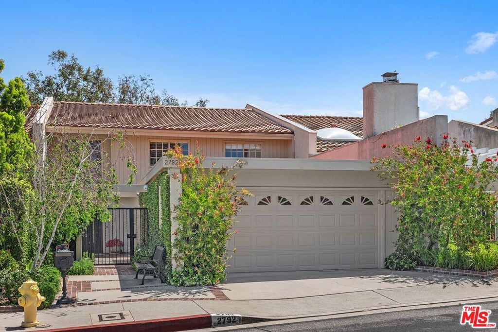 2792 Bottlebrush Drive