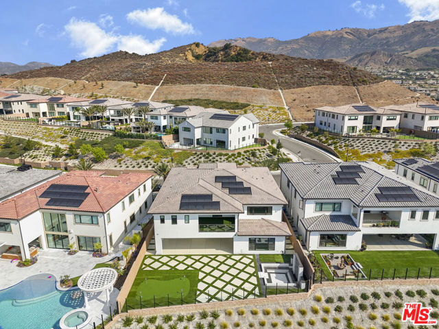 20188 W Marlow Lane, Porter Ranch CA: https://media.crmls.org/mediaz/cba57e04-ba7b-426d-af47-11b7d47835ed.jpg