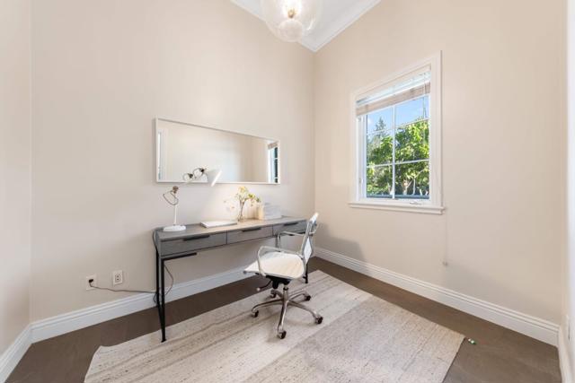 291 Atherton Avenue, Atherton CA: https://media.crmls.org/mediaz/cba5994e-189c-4d82-8d1c-be617e37cfa2.jpg