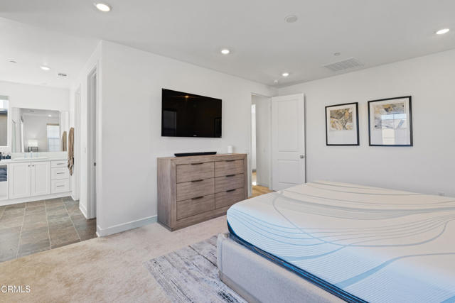 509 snowdrop Lane, Santa Paula CA: https://media.crmls.org/mediaz/cba5aa6e-0736-4fe8-a0b5-6916f3d07071.jpg