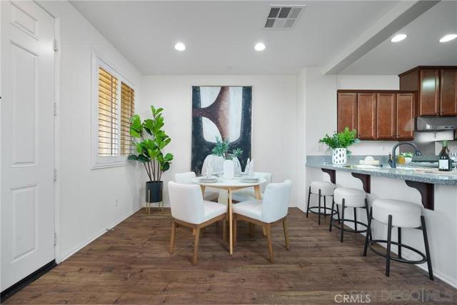 8011 City View Pl, Rancho Cucamonga CA: https://media.crmls.org/mediaz/cba5c6f4-eeda-4d01-b33c-84b95306362e.jpg
