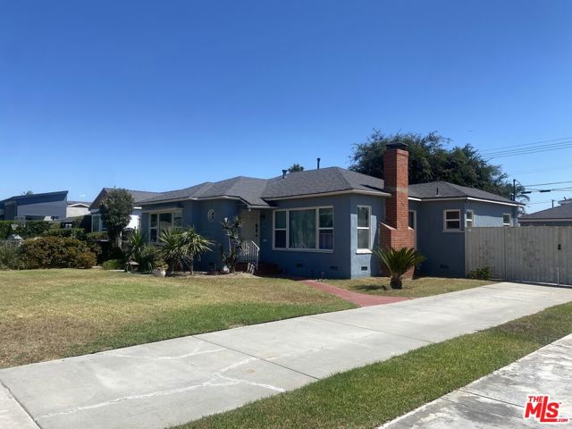 9116 S 5th Avenue, Inglewood CA: https://media.crmls.org/mediaz/cba604b6-fc93-49aa-a0f7-b150100f24b6.jpg
