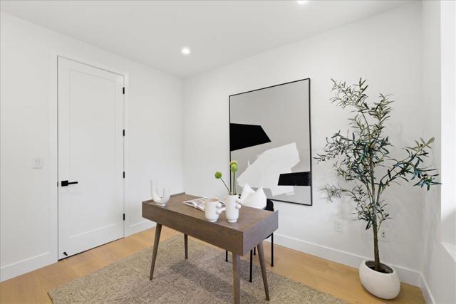 852 La Para Avenue, Palo Alto CA: https://media.crmls.org/mediaz/cba60d33-dd7a-4d16-8be7-c068ad930803.jpg