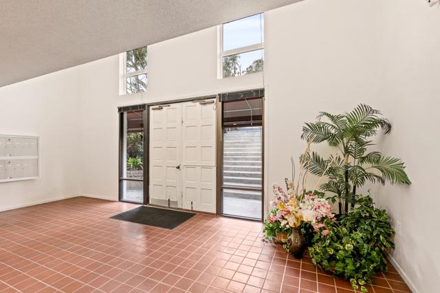 1031 Cherry Avenue, San Bruno CA: https://media.crmls.org/mediaz/cba60fd6-1ee3-4a75-abb8-567fca46966c.jpg