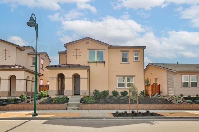 590 Santa Lucia Way, Marina CA: https://media.crmls.org/mediaz/cba633bf-8f61-4a53-8beb-081a15de73a7.jpg