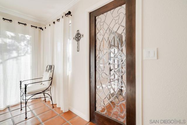 11 Country Glen Rd, Fallbrook CA: https://media.crmls.org/mediaz/cba71f22-8410-4326-88c2-7b8dc300c834.jpg