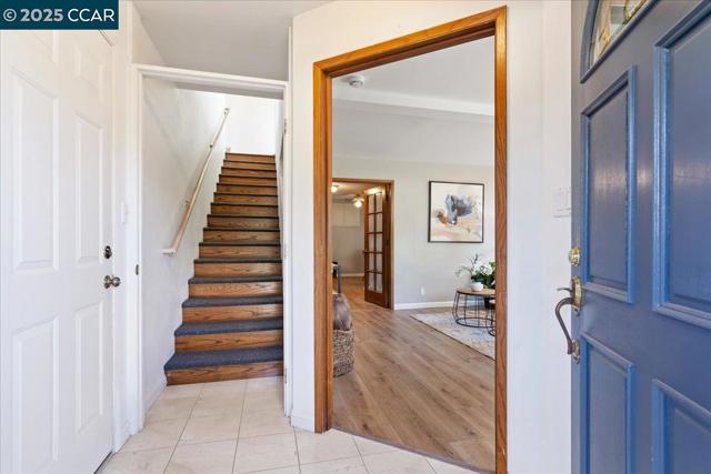 207 Midway Dr, Martinez CA: https://media.crmls.org/mediaz/cba73afd-bdcc-45eb-a53f-6fb6a1bedec4.jpg