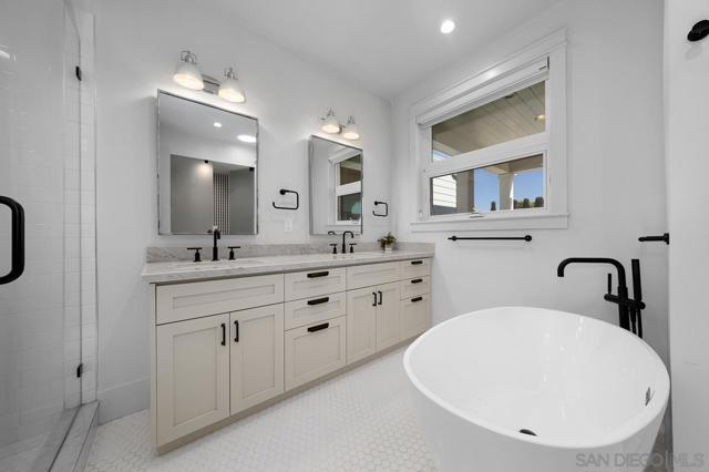 825 9th St., Coronado CA: https://media.crmls.org/mediaz/cba7e824-1e89-4a95-a74a-de9f122c1e28.jpg