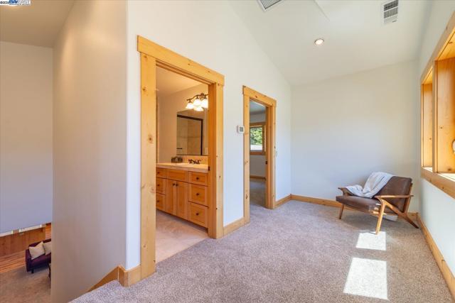 10023 S River Street, Truckee CA: https://media.crmls.org/mediaz/cba85982-cd44-4349-a72d-514d46c7ad6a.jpg
