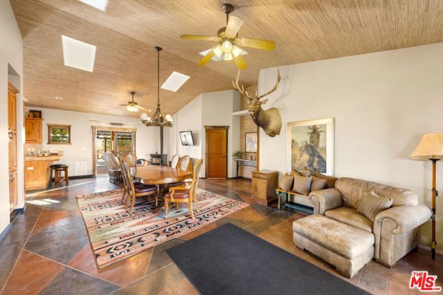 13750 Cuyama Highway, Cuyama CA: https://media.crmls.org/mediaz/cba8f19e-3938-46d5-b528-7f73a96e38bf.jpg