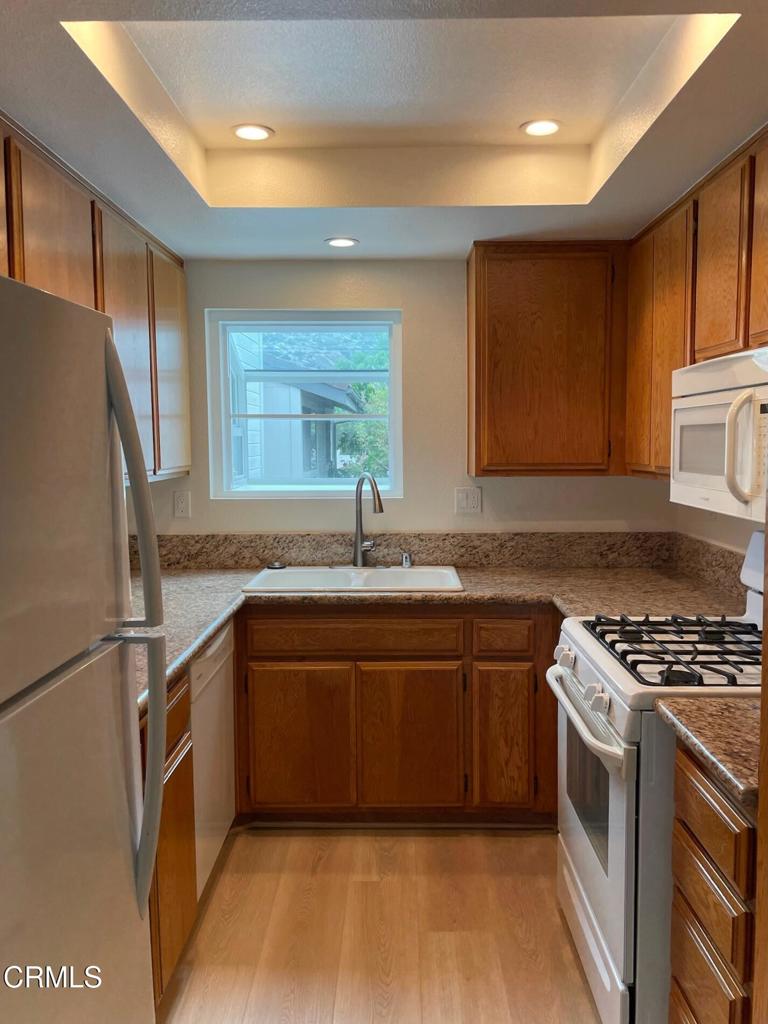 MLS #V1-33072 image #6