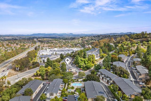 Detail Gallery Image 3 of 33 For 4232 Fiesta Way #3,  Oceanside,  CA 92057 - 2 Beds | 2/1 Baths