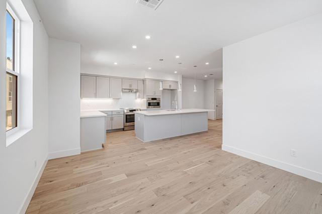 5601 Linen Court, San Ramon CA: https://media.crmls.org/mediaz/cba95f1b-95f1-4b45-b9e1-b45fbad8a6ac.jpg