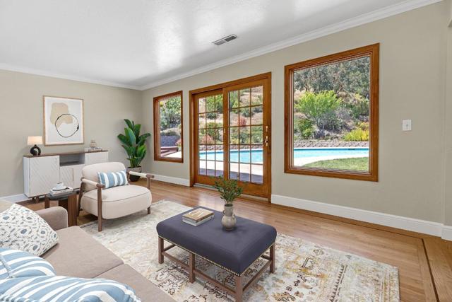 10 Banff Way, Pacifica CA: https://media.crmls.org/mediaz/cba99ace-40bf-4b5f-9ddc-5dfc402a46f3.jpg
