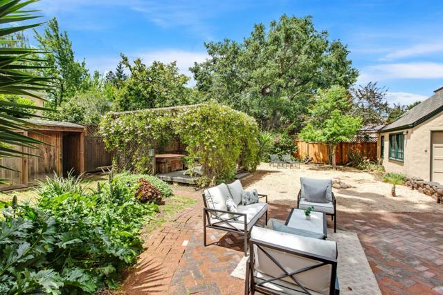 329 Pope Street, Menlo Park CA: https://media.crmls.org/mediaz/cbab17ef-3034-435f-9e2c-02bd9603bd8e.jpg