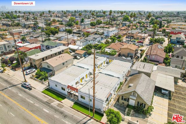 5926 S Hoover Street, Los Angeles CA: https://media.crmls.org/mediaz/cbab1d39-b195-4ce2-9c96-de92e55f1636.jpg