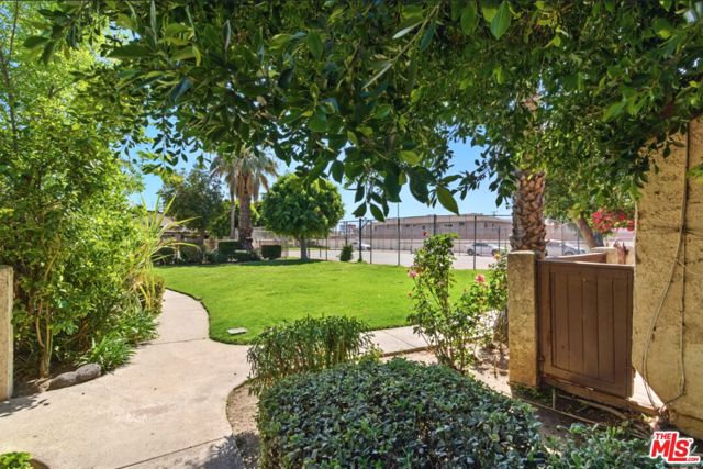 8333 Columbus Avenue, North Hills CA: https://media.crmls.org/mediaz/cbab4f60-fb24-4ccd-b563-c643670e9927.jpg