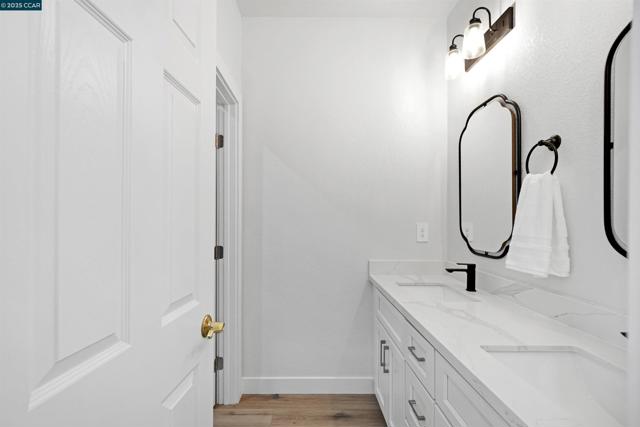 2722 Cowell Rd, Concord CA: https://media.crmls.org/mediaz/cbab7080-8c89-4bf0-8937-3d643b157d5f.jpg