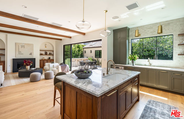 3745 May Street, Los Angeles CA: https://media.crmls.org/mediaz/cbad0d6d-7e61-4073-99ae-bfb776997051.jpg