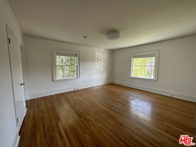 619 N Canon Drive, Beverly Hills CA: https://media.crmls.org/mediaz/cbadbe34-4862-4981-a815-fa4676aa060d.jpg