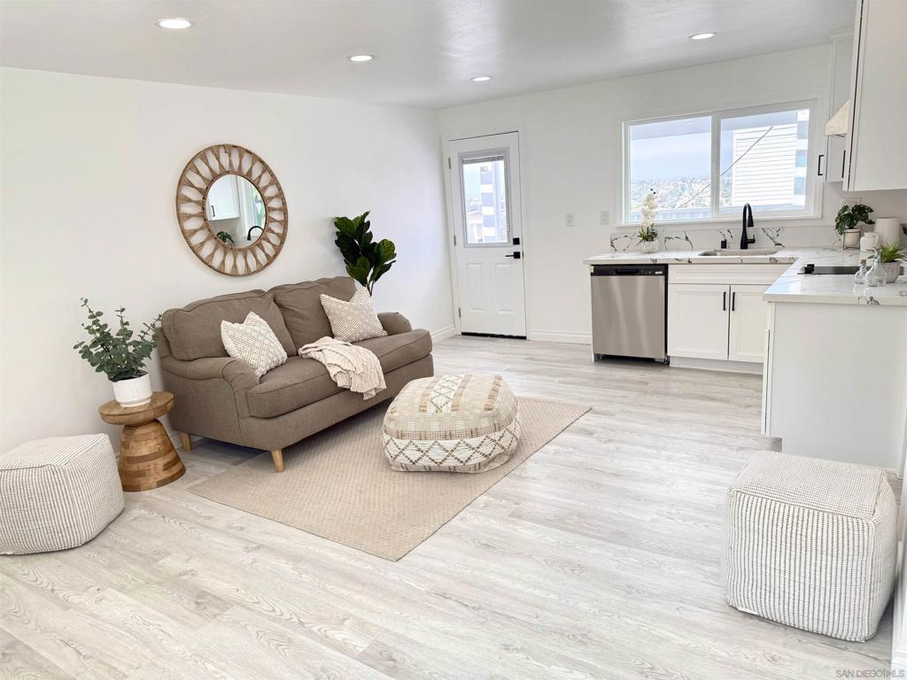 MLS #250033080SD img 20