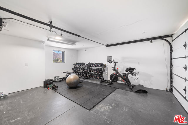 7141 Woodrow Wilson Drive, Los Angeles CA: https://media.crmls.org/mediaz/cbae5314-108f-4b29-8fc8-5836ccd582cf.jpg