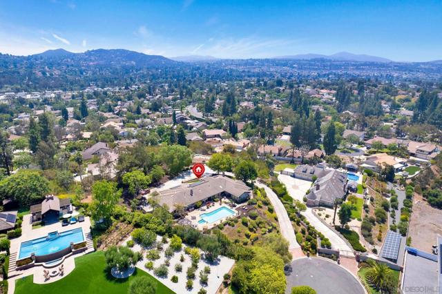 17505 Corte Lomas Verde, Poway CA: https://media.crmls.org/mediaz/cbaf53f0-24ff-44f2-9874-dc478b17bc20.jpg