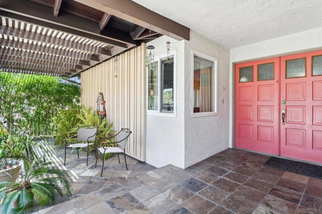 2090 Alta Vista Drive, Vista CA: https://media.crmls.org/mediaz/cbafaa0a-aaa0-40eb-b2a2-6ed65217b6d9.jpg