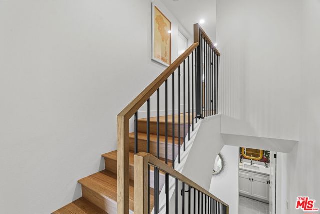 4707 La Villa Marina, Marina del Rey CA: https://media.crmls.org/mediaz/cbb066a6-7dfb-4c68-b1c5-b60c4186ceee.jpg
