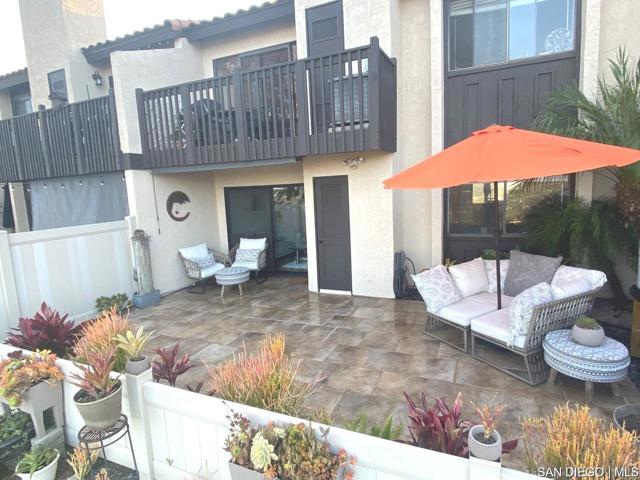 108 S Kihridge LN, Encinitas CA: https://media.crmls.org/mediaz/cbb0733e-fbf9-4412-8028-519fbe66f8c2.jpg