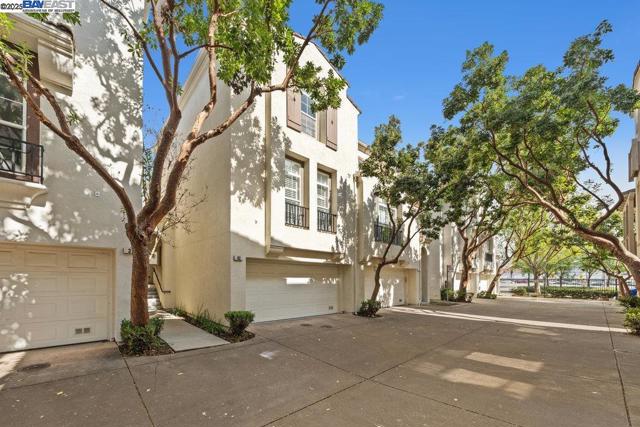 43 Rain Walk, Milpitas CA: https://media.crmls.org/mediaz/cbb0bf89-b168-4eba-9859-2008edf7c2a4.jpg