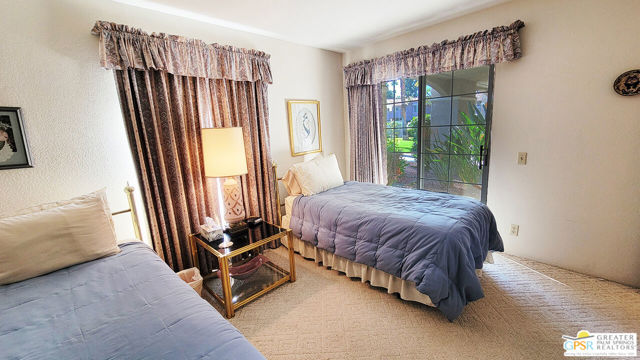 2700 E Mesquite Avenue, Palm Springs CA: https://media.crmls.org/mediaz/cbb11b68-0b69-40cc-a166-56608bf4feef.jpg