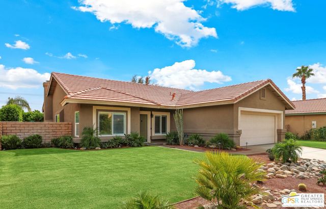 2162 Shannon Way, Palm Springs CA: https://media.crmls.org/mediaz/cbb145e6-2fa9-4175-b9d6-23fb7327c3c1.jpg