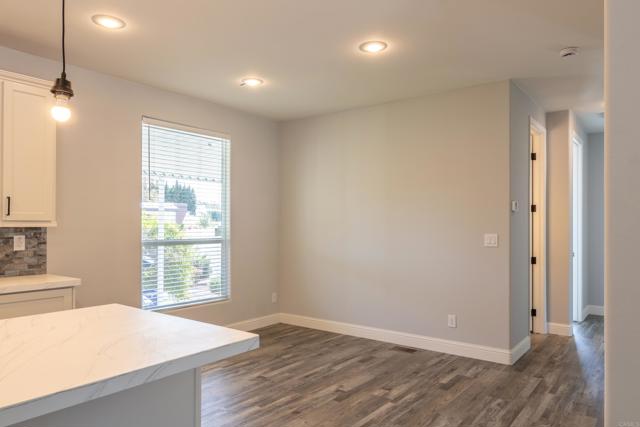 2003 Bayview Heights Dr, San Diego CA: https://media.crmls.org/mediaz/cbb1ed61-6294-4ded-8cbe-e4e44cdd8640.jpg