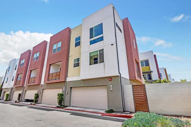 722 Anchor Ct, Chula Vista CA: https://media.crmls.org/mediaz/cbb21691-0939-4a0f-89be-5e67fe29342a.jpg