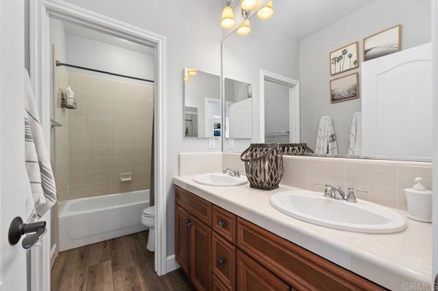 1781 Lemon Tree Court, San Marcos CA: https://media.crmls.org/mediaz/cbb21f69-4a84-48b7-9de3-c3e388d57888.jpg