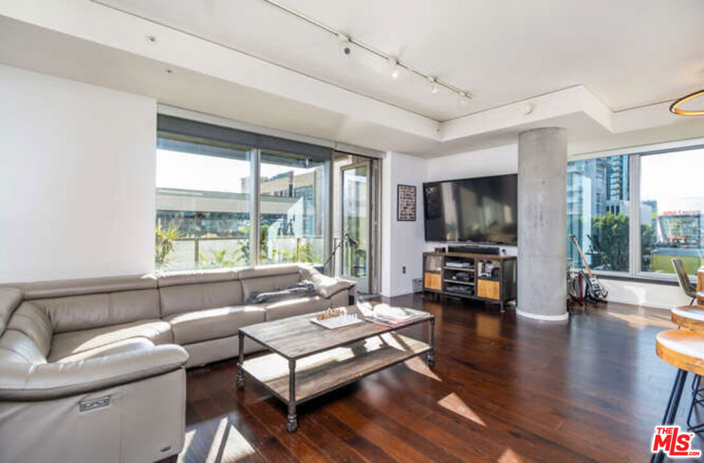 1155 S Grand Avenue #404