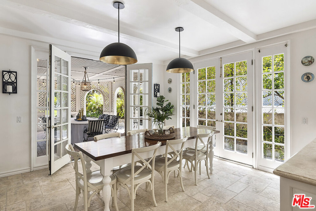 Breakfast Room