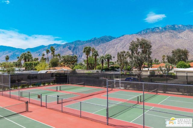 733 N Via Acapulco, Palm Springs CA: https://media.crmls.org/mediaz/cbb362a0-9e62-4b16-96e2-35a8d4085044.jpg